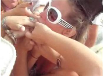 Most Fingers Fit In Mouth