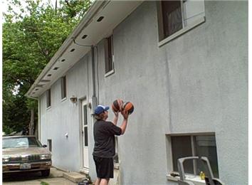 Most Consecutive Dribbles Of Two Basketballs Simultaneously Off Of The Side Of A Building