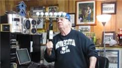 Longest Time Balancing Seven Golf Balls On Top Of A Wine Bottle On Thumb