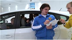 Most Times Autographing An 8x10 Glossy Of Yourself And Handing It To Someone In One Minute In A Prius