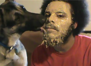 Longest Time For A Dog To Lick One\'s Face 