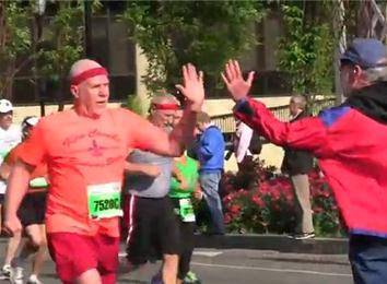 Most High Fives Given To Runners In One Minute