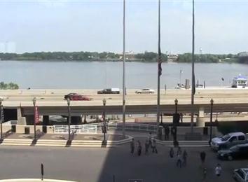 Most Vehicles Filmed On Interstate Next To River In One Minute