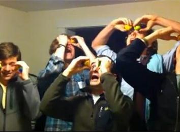 Largest Group To Squeeze Lemon And Lime Into Eyes At Once
