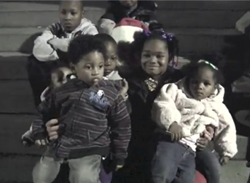 Most People Sitting On Santa\'s Lap At Once