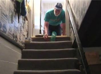 Most Steps Descended By A  Green Slinky