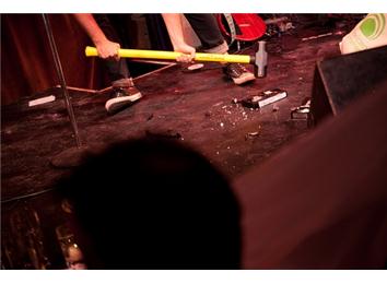 Most \'Gallagher\' VHS Tapes Smashed With A Sledgehammer In One Minute