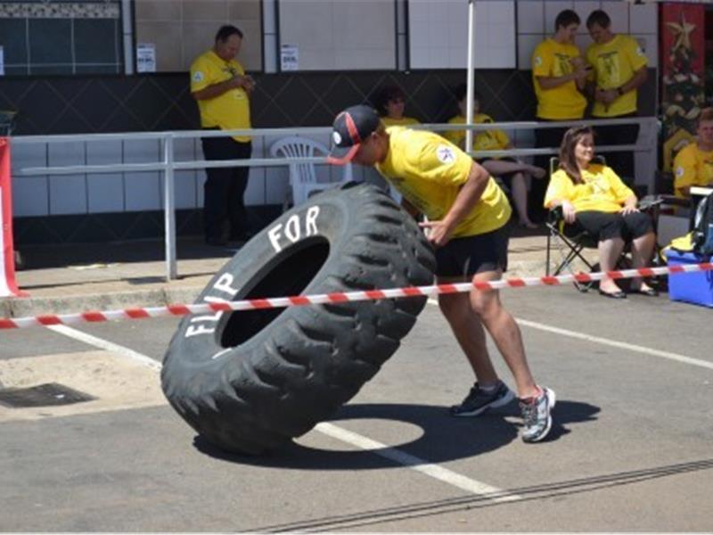 Most Times Flipping A 100-Kilogram Tire In One Hour