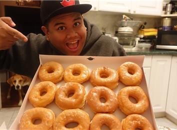 Fastest Time To Eat 12 Dunkin Donut Glazed Doughnuts | World Record ...