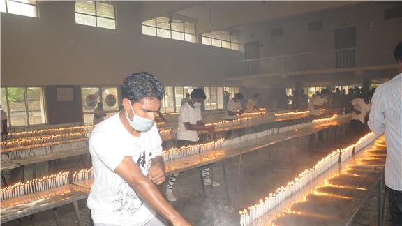 Blowing 5,682 Candles With Martial Arts Punces 1 Minute - 18 Members