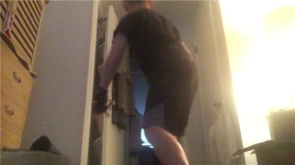 Most Upside Down Sit-Ups On A Pull-Up Bar In 30 Seconds