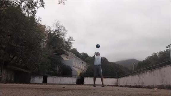 Most Consecutive Soccer Ball Head Bounces In One Minute