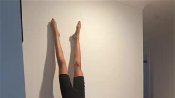 Longest Handstand Hold in a Wall