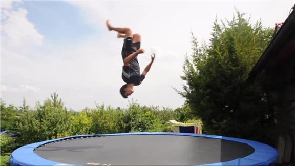 Most Continuous Back Flip-Knee-Front Flip Somersaults On A Trampoline