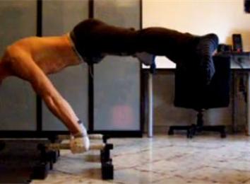 Longest Planche On Parallel Bars | World Record | Lorenzo